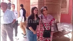 संपत्ति विवाद को लेकर पूर्व राजघराने की राज्यश्री कुमारी को जूनागढ़ में प्रवेश से रोका देखें वीडियो