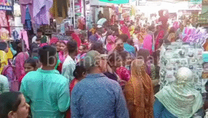 दीपोत्सव महापर्व के तहत दूसरे दिन भी बाजारों में खरीददारो की लगी भीड़ देखे वीडियो
