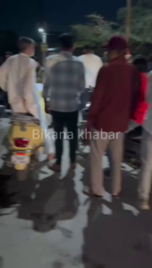 मुरलीधर व्यास कॉलोनी में देर रात आपसी विवाद को लेकर झगड़ा होने से मची अफरा-तफरी देखे वीडियो